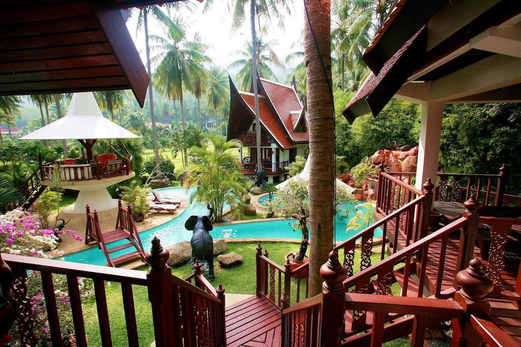 Coco Palace Resort Nai Harn Rom bilde