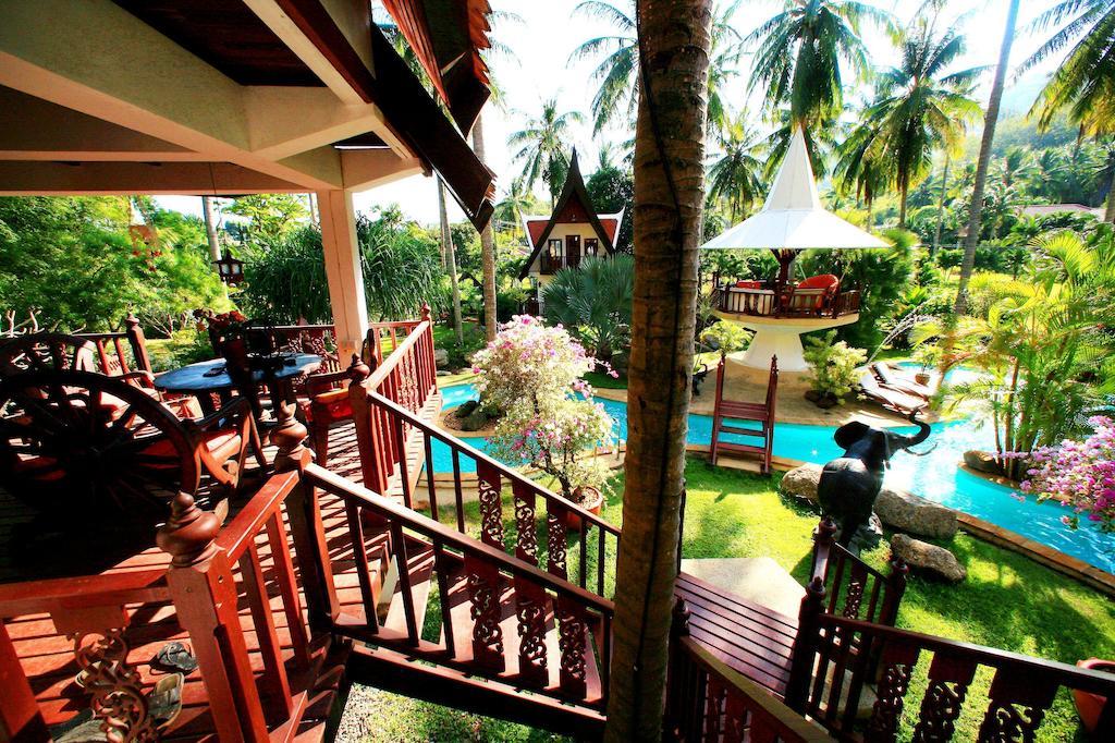 Coco Palace Resort Nai Harn Rom bilde