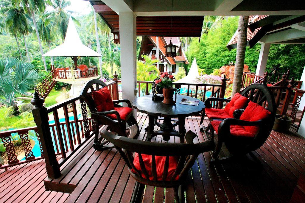 Coco Palace Resort Nai Harn Rom bilde