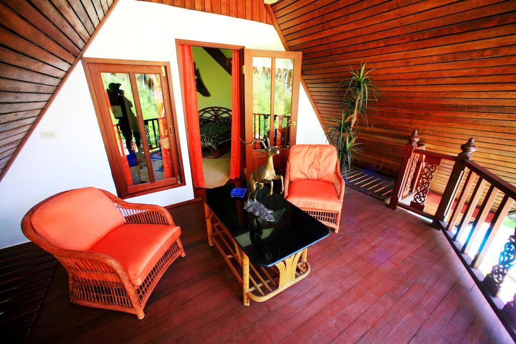 Coco Palace Resort Nai Harn Rom bilde