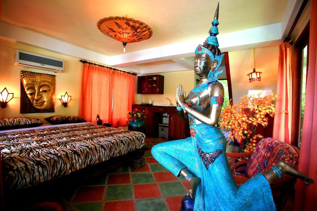 Coco Palace Resort Nai Harn Rom bilde
